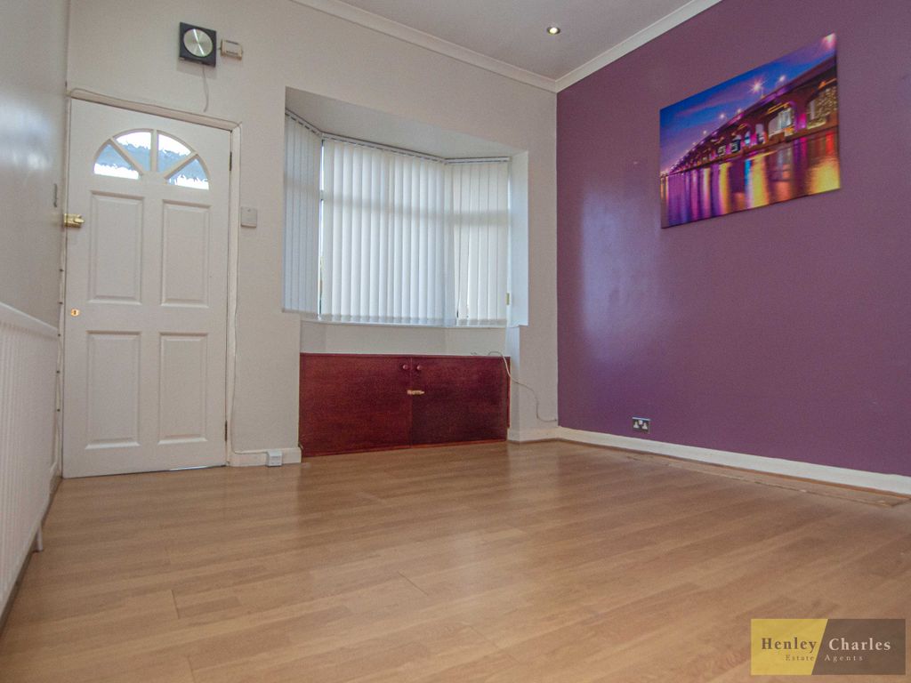 Property photo 2 of 9