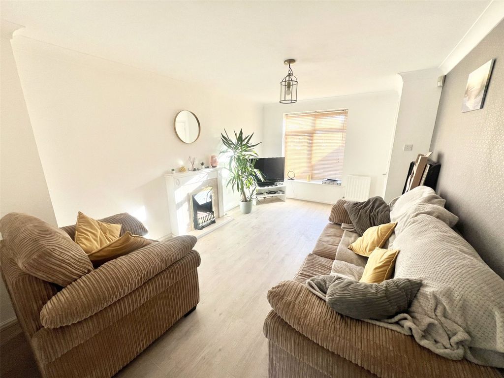 Property photo 3 of 10 Picture No. 04