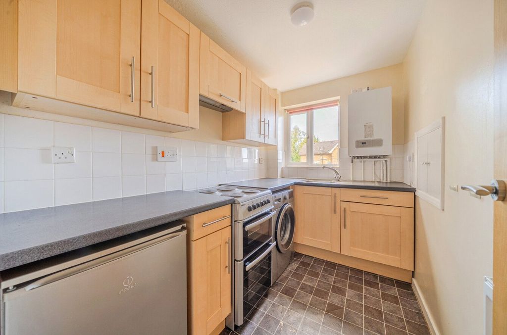Property photo 3 of 13 Kitchen