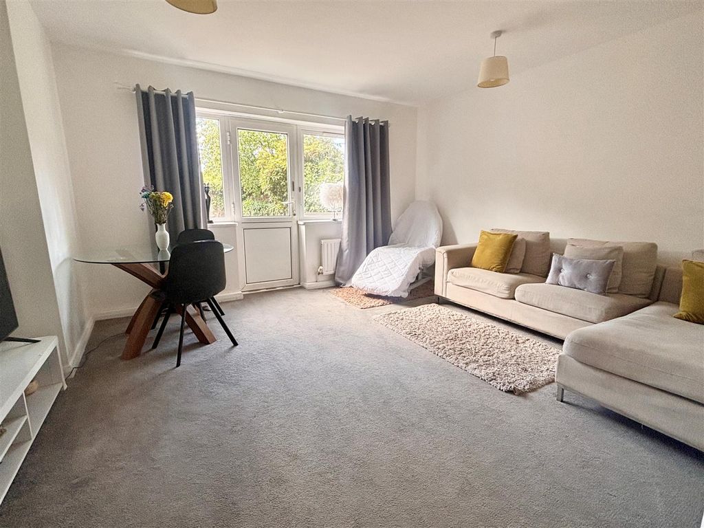 Property photo 2 of 9 3.Jpg