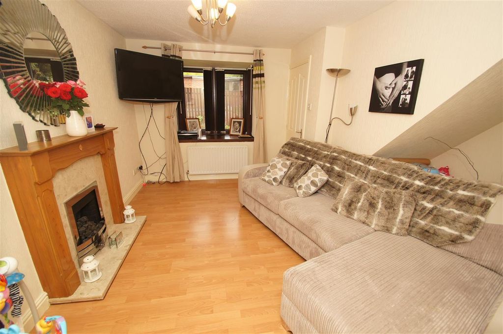 Property photo 2 of 9