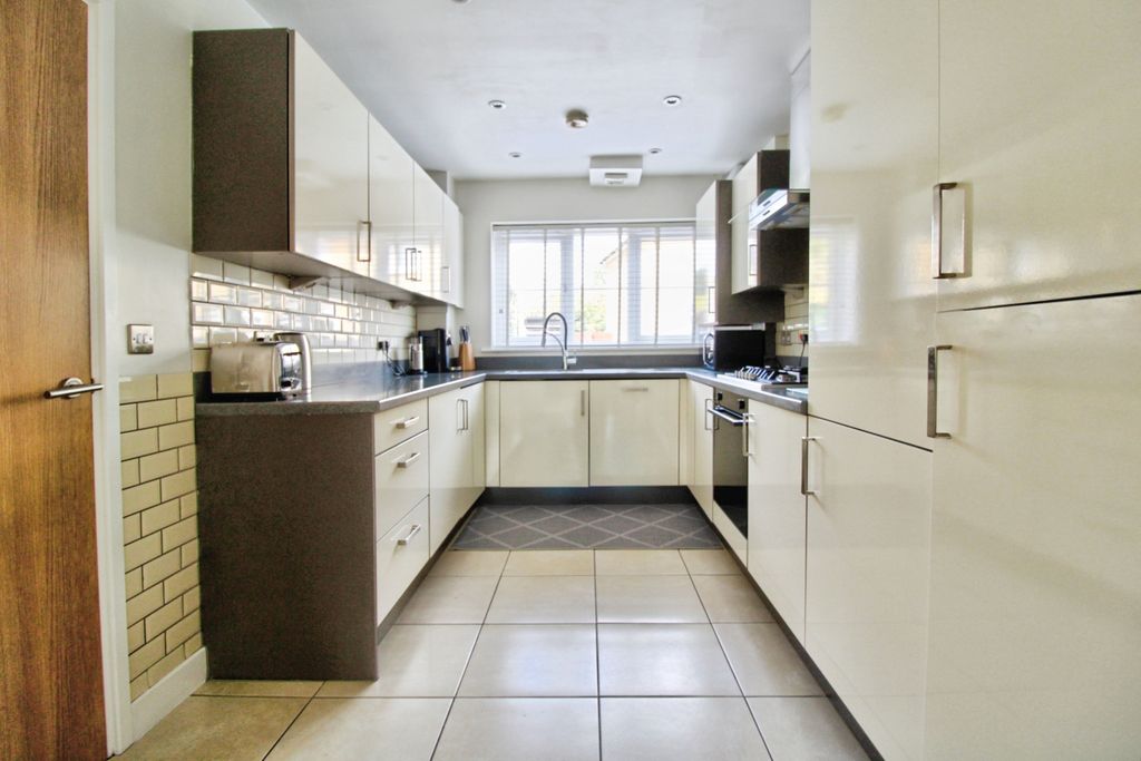 Property photo 3 of 27 37
