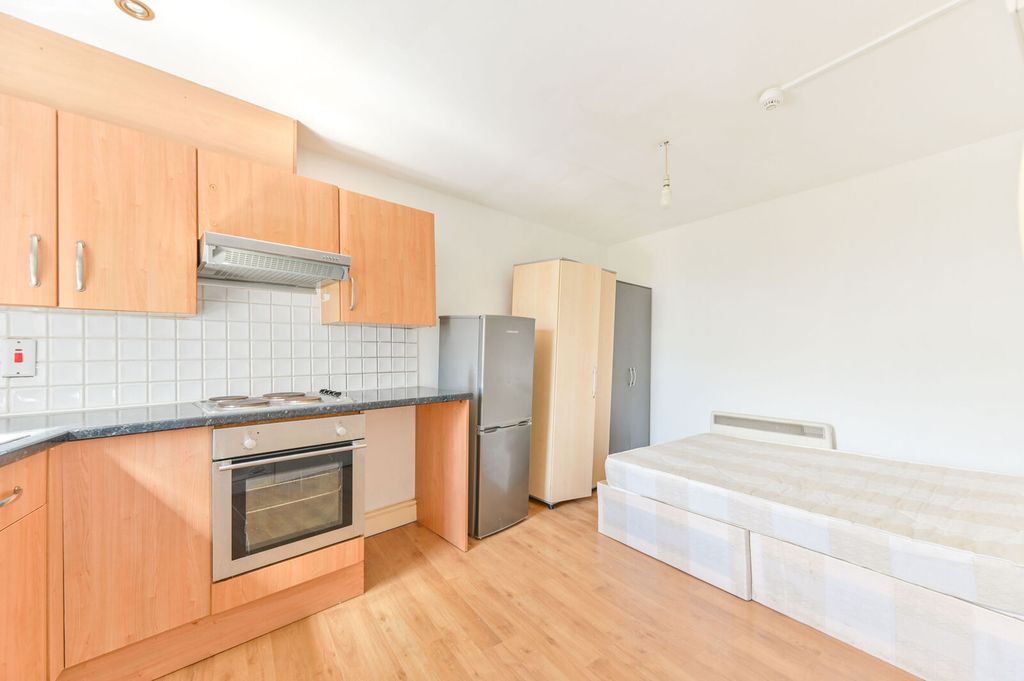 Property photo 1 of 4