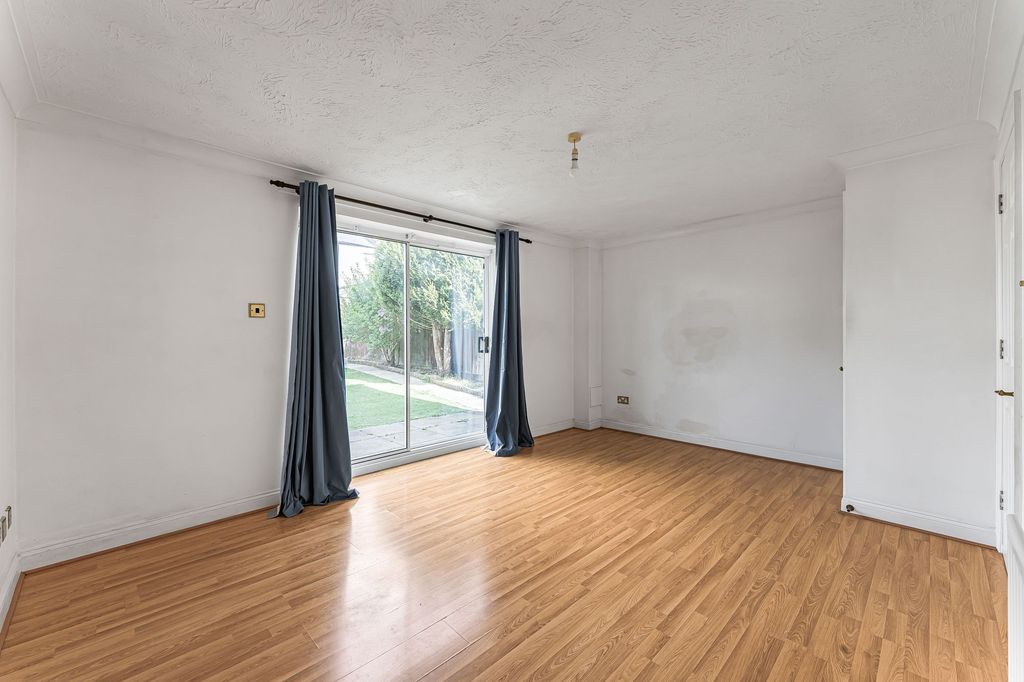 Property photo 3 of 13