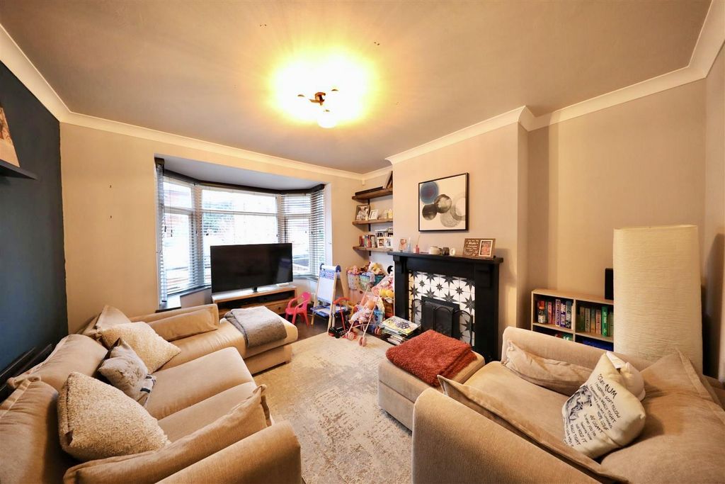 Property photo 2 of 21 Living Room