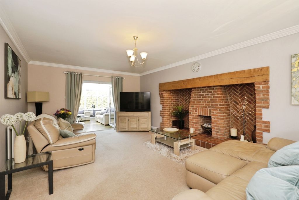 Property photo 3 of 23 Photo