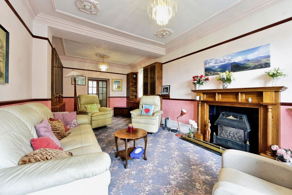 Property photo 3 of 24 Pbox-Img.Jpg