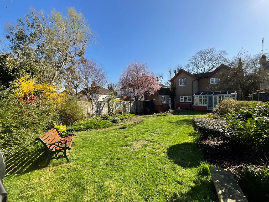 Property photo 2 of 32