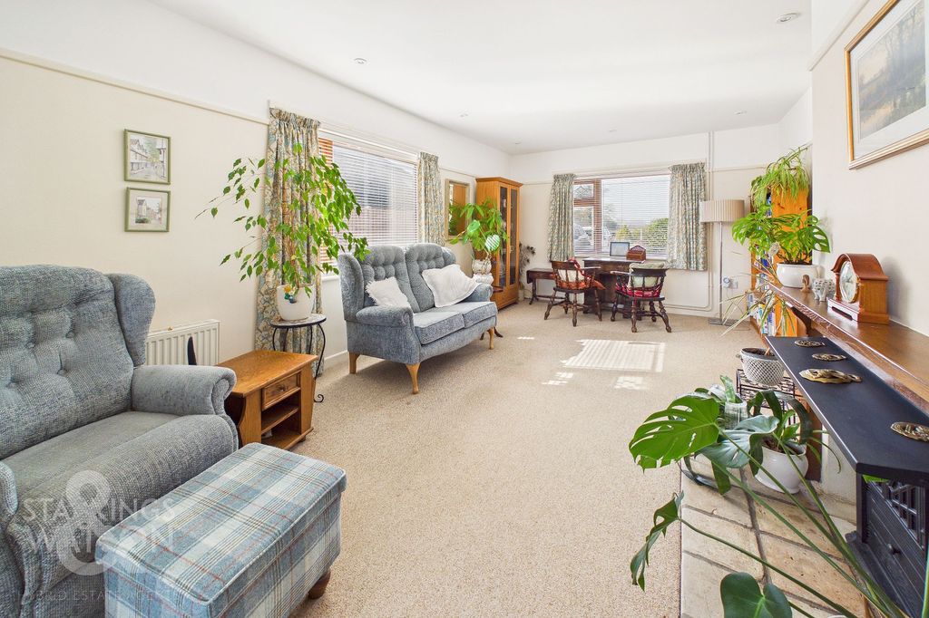 Property photo 2 of 27