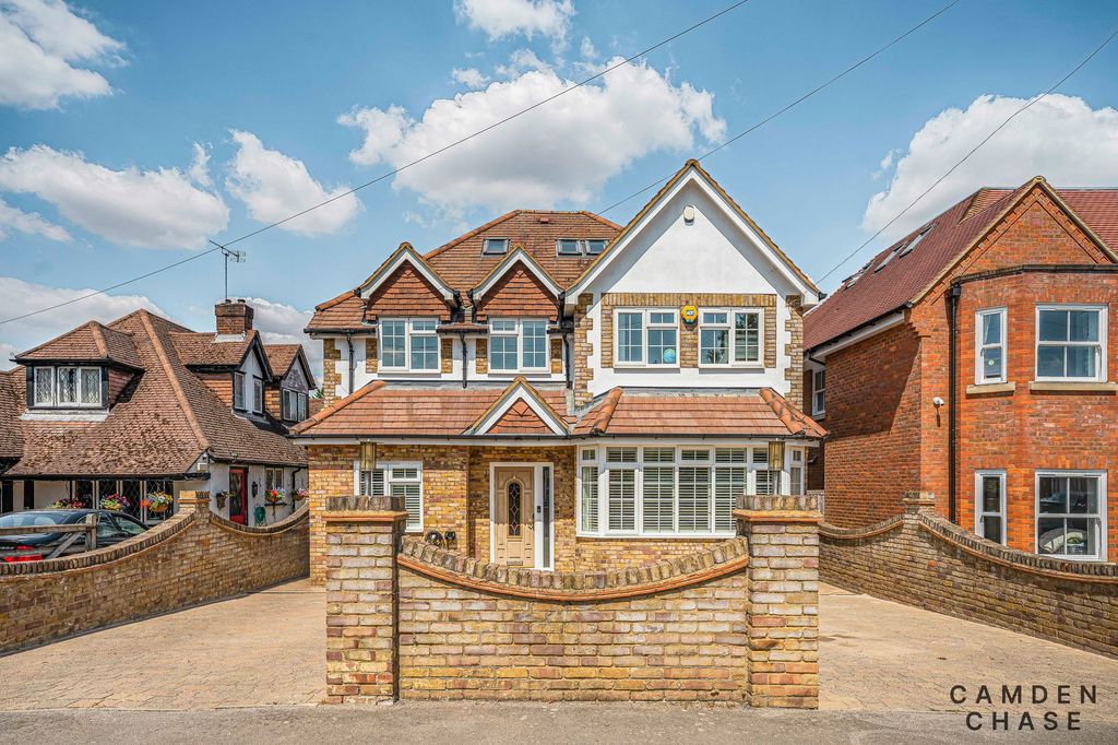 Property photo 1 of 36