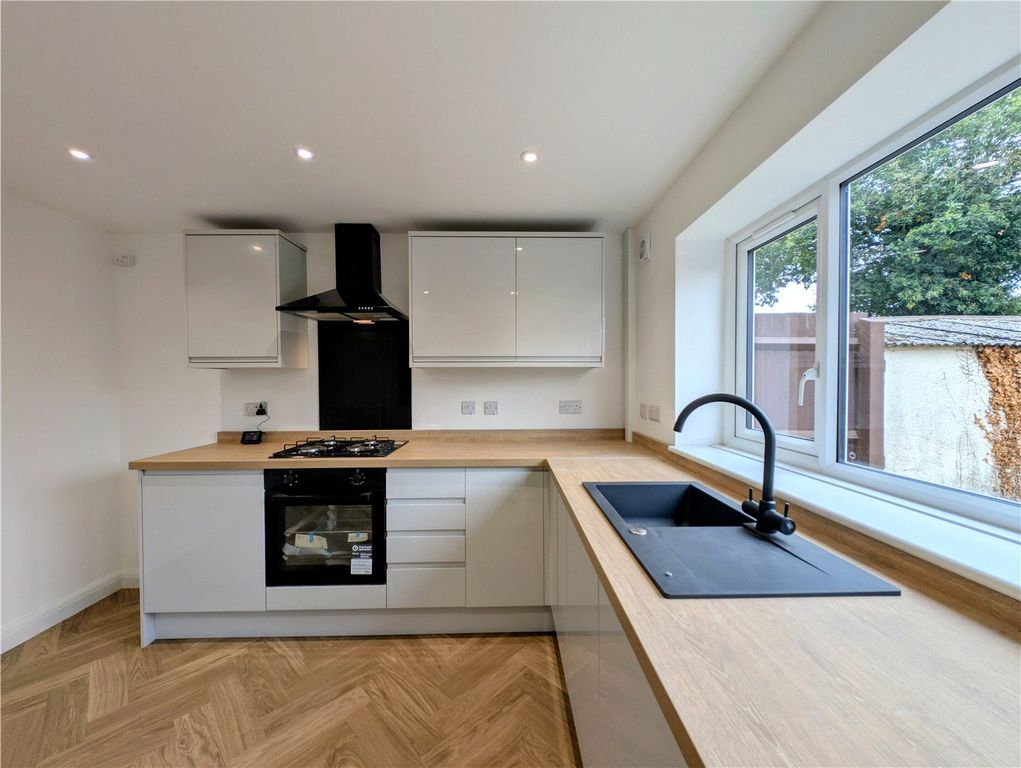 Property photo 3 of 20 Kitchen Diner