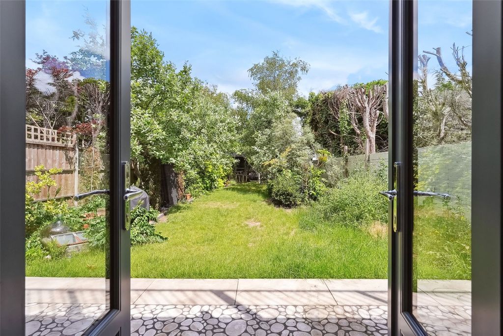 Additional image 6 of 6 bed semi-detached house for saleUxbridge Road, Hampton TW12