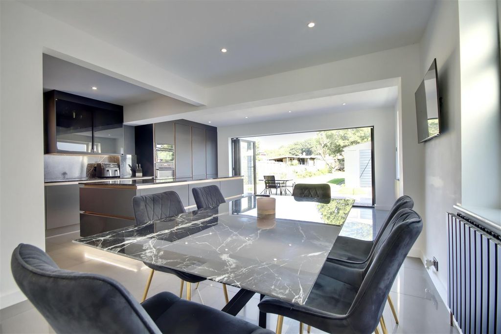 Property photo 1 of 18 Dining Area