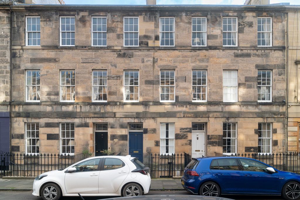 Property photo 1 of 31