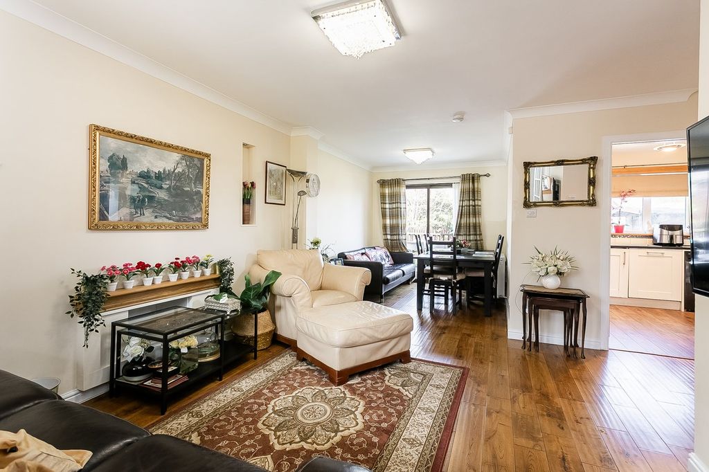 Property photo 2 of 37