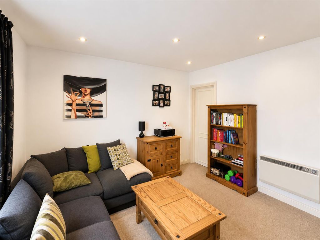 Property photo 2 of 8 Coopers Estate Agents