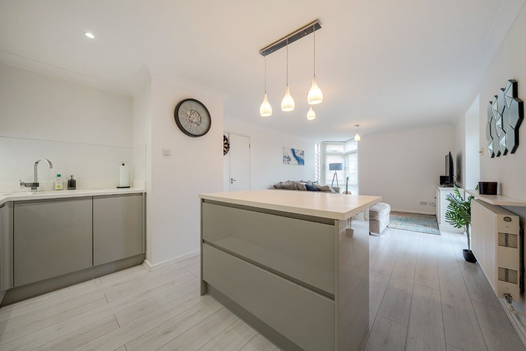Property photo 2 of 15 4849201