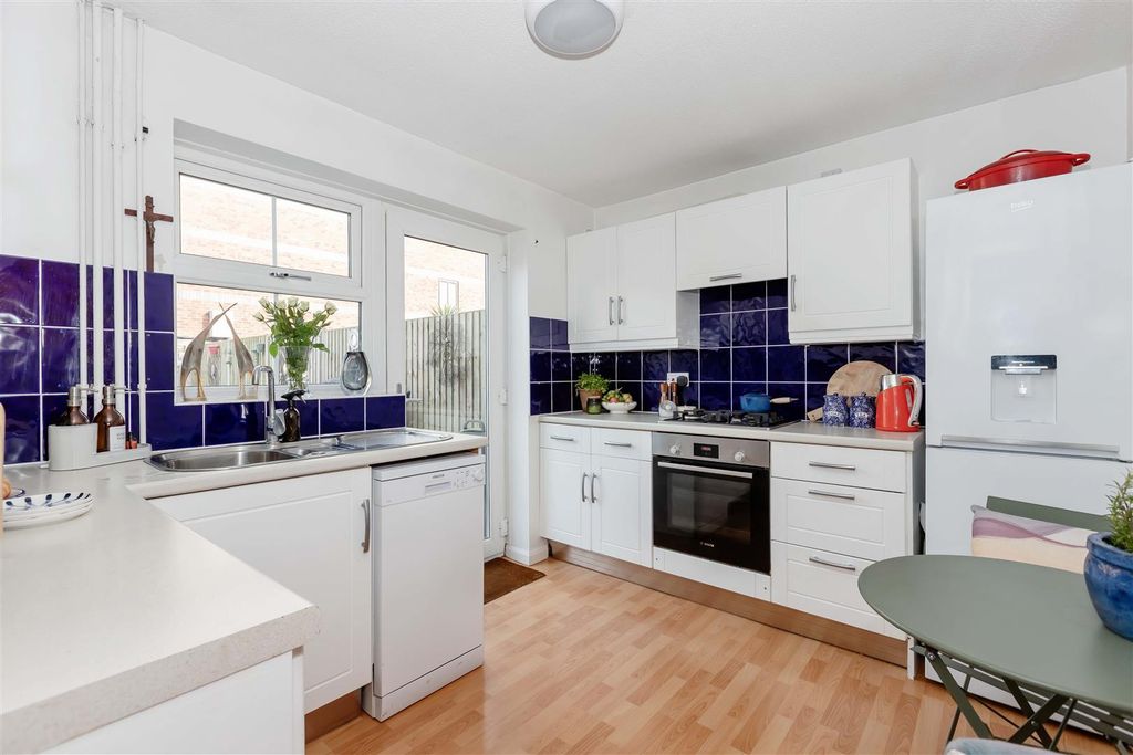 Property photo 3 of 13 Parkside_3.Jpg