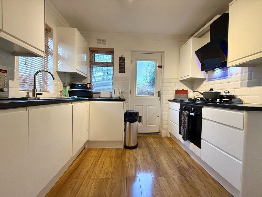 Property photo 3 of 12 Picture No. 09