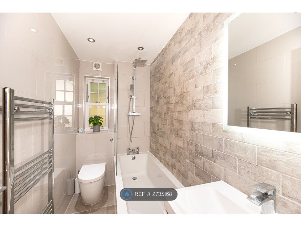 Property photo 3 of 10 Bathroom