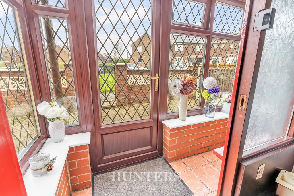 Property photo 2 of 16 Conservatory