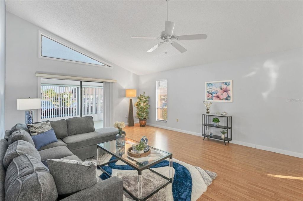 Property photo 3 of 19 <Alttext/>