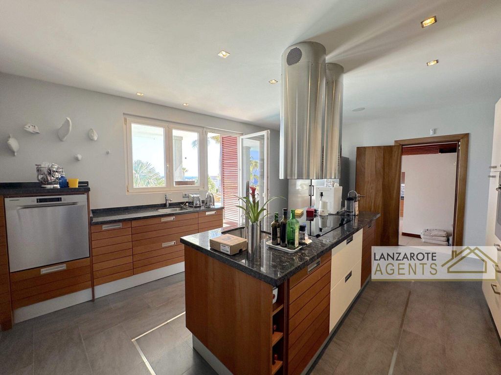 Property photo 2 of 46