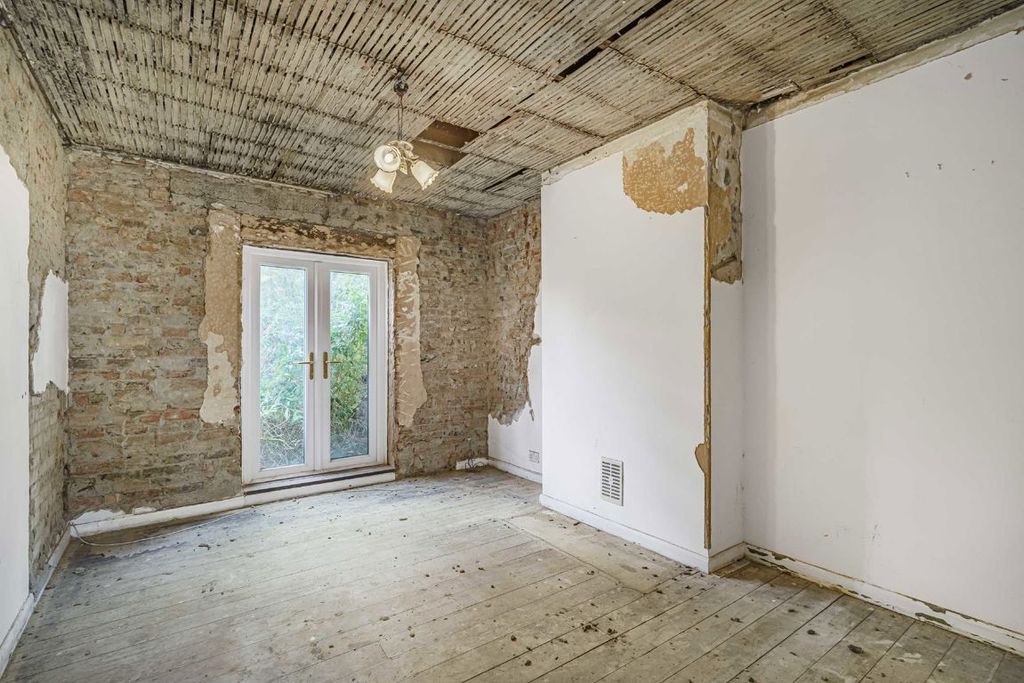 Property photo 2 of 3