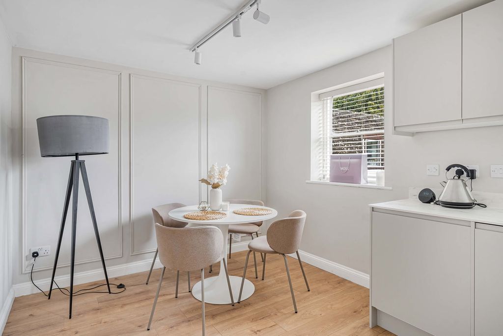 Property photo 3 of 17 Dining