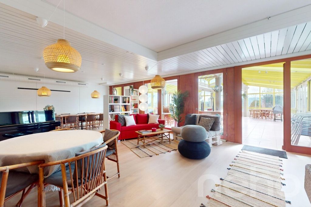 Property photo 3 of 13