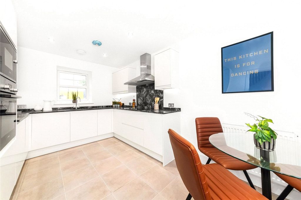 Property photo 2 of 13 Picture No. 30