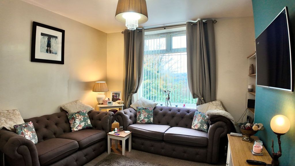 Property photo 2 of 28