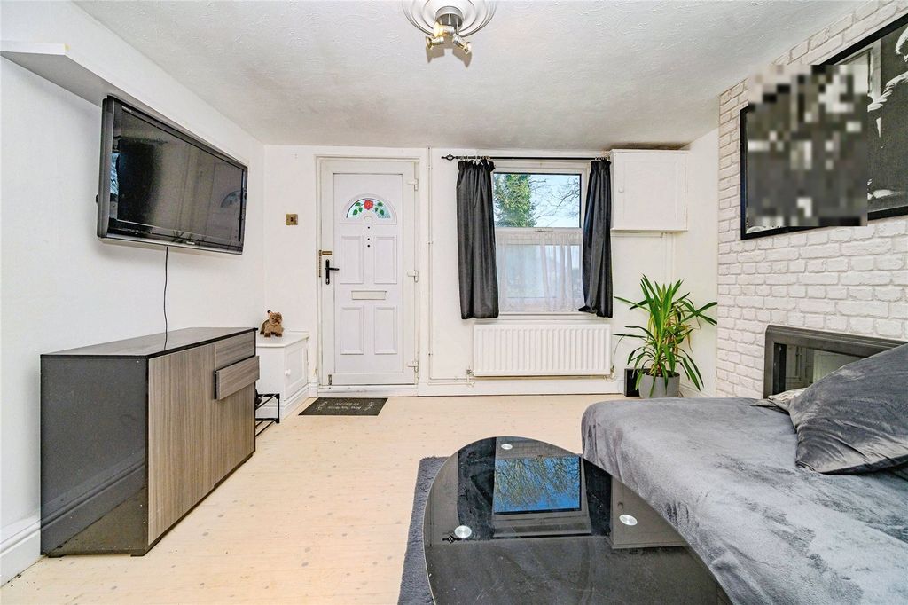 Property photo 2 of 15 Picture No. 74