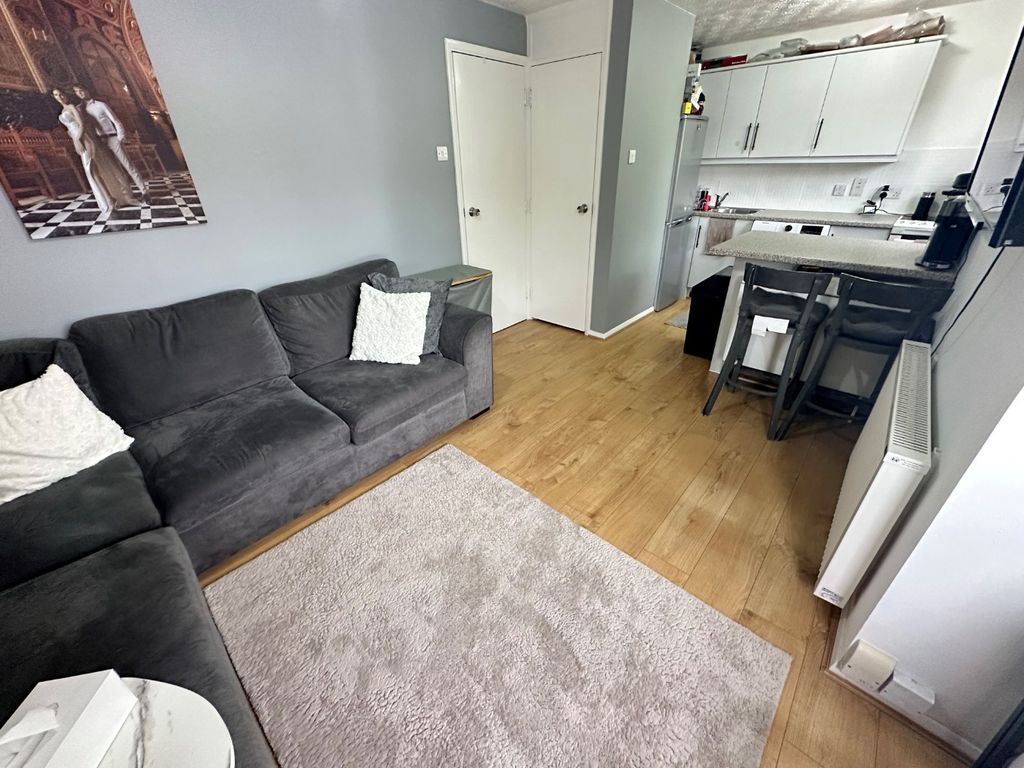 Property photo 2 of 7 4567721