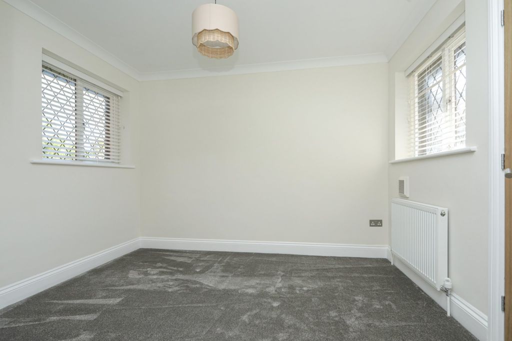 Additional image 10 of 2 bed flat for saleEpple Bay Avenue, Birchington, Kent CT7