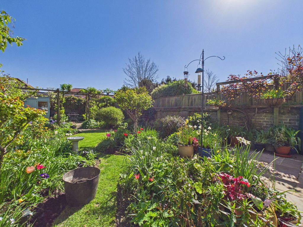 Property photo 2 of 21