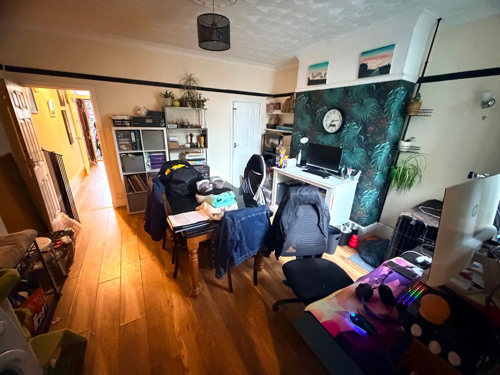 Property photo 3 of 8