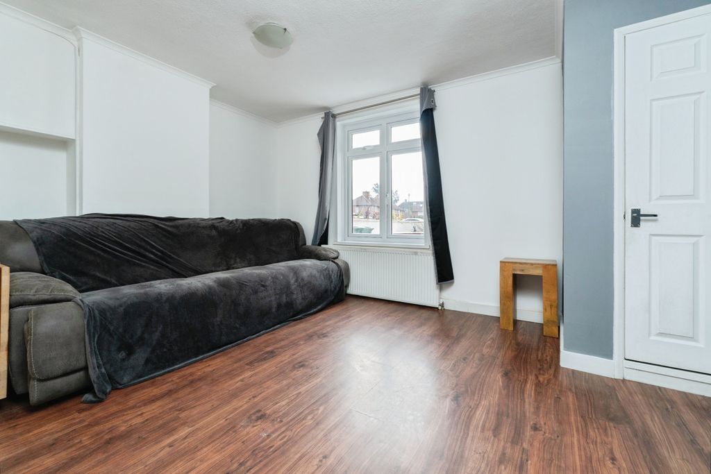 Property photo 2 of 14 Lounge