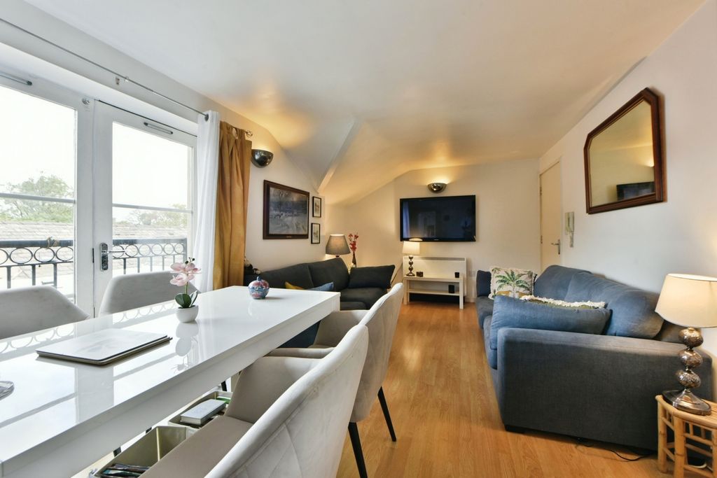 Property photo 2 of 17 Pbox-Img.Jpg