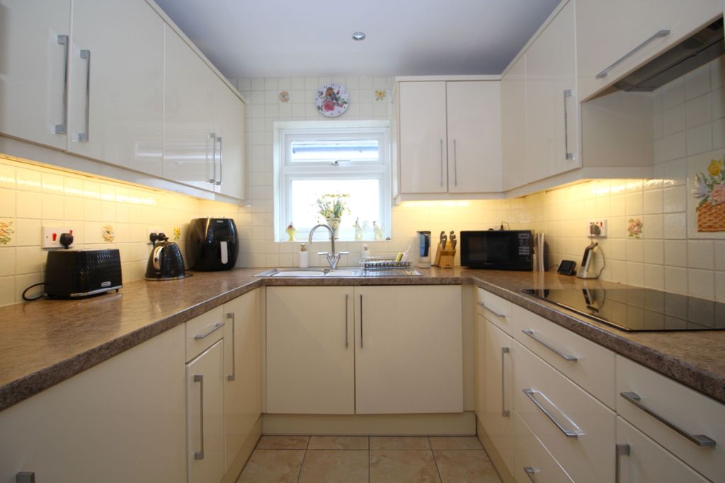 Property photo 3 of 30