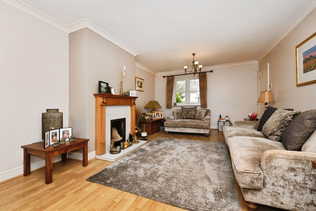Property photo 3 of 21 Photo