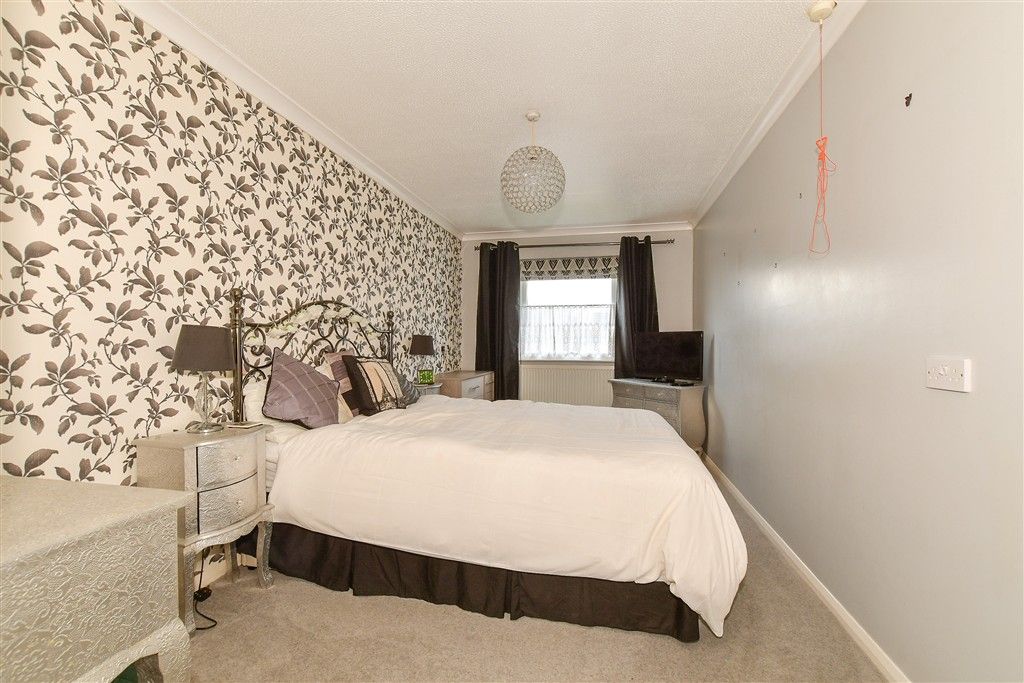 Property photo 1 of 8 Bedroom 1