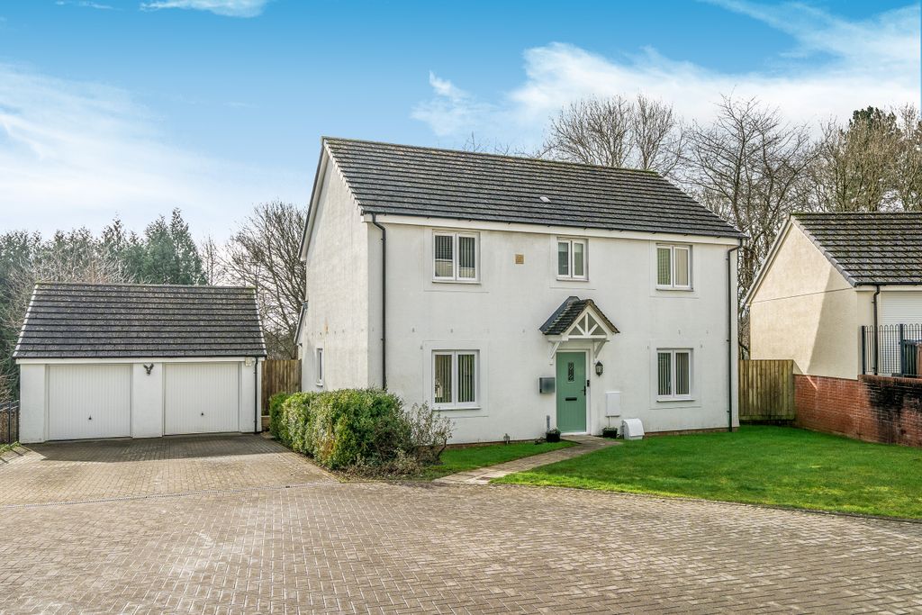 Property photo 1 of 35 1409835-1-698Dd82693150