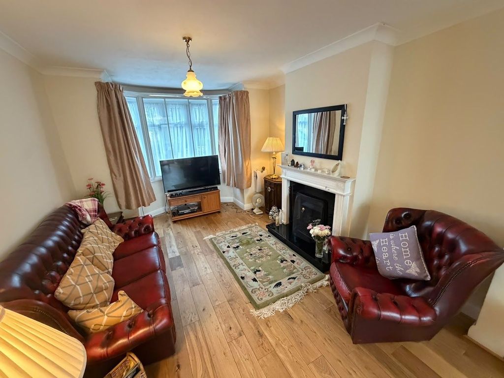 Property photo 2 of 18