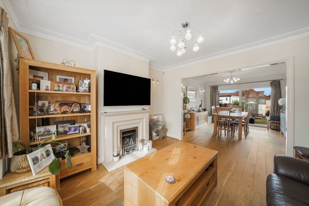 Property photo 2 of 15 5569343