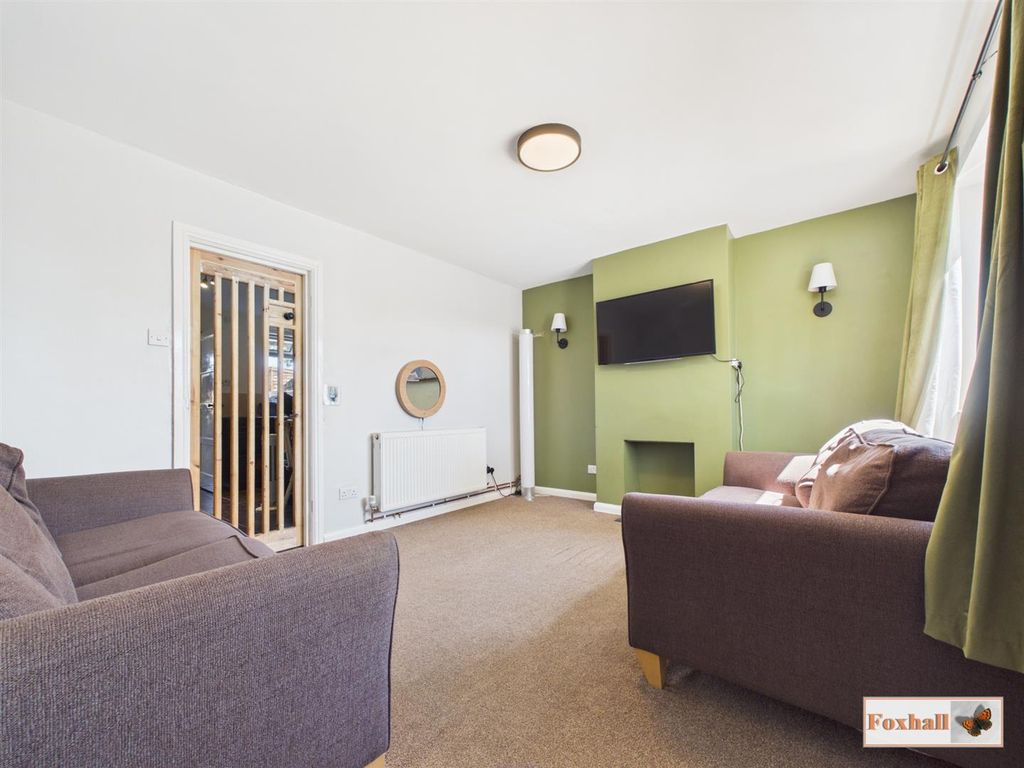 Property photo 2 of 22 Lounge