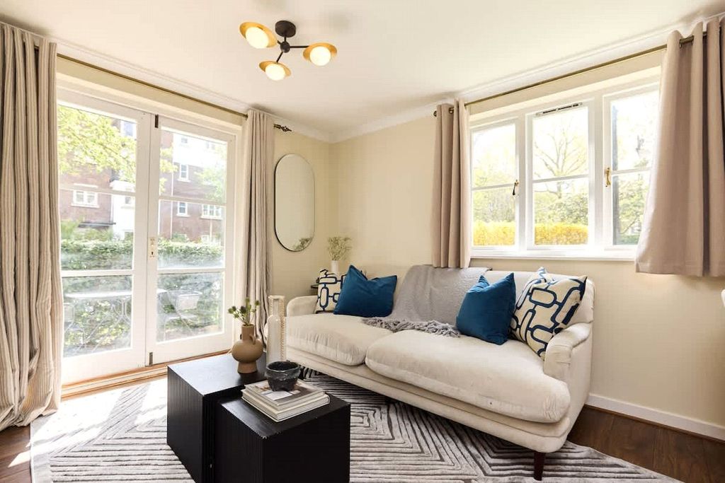 Property photo 2 of 18 Reception Room