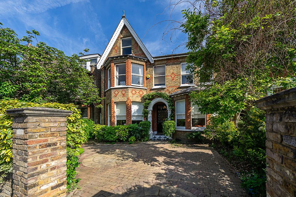 Property photo 1 of 29