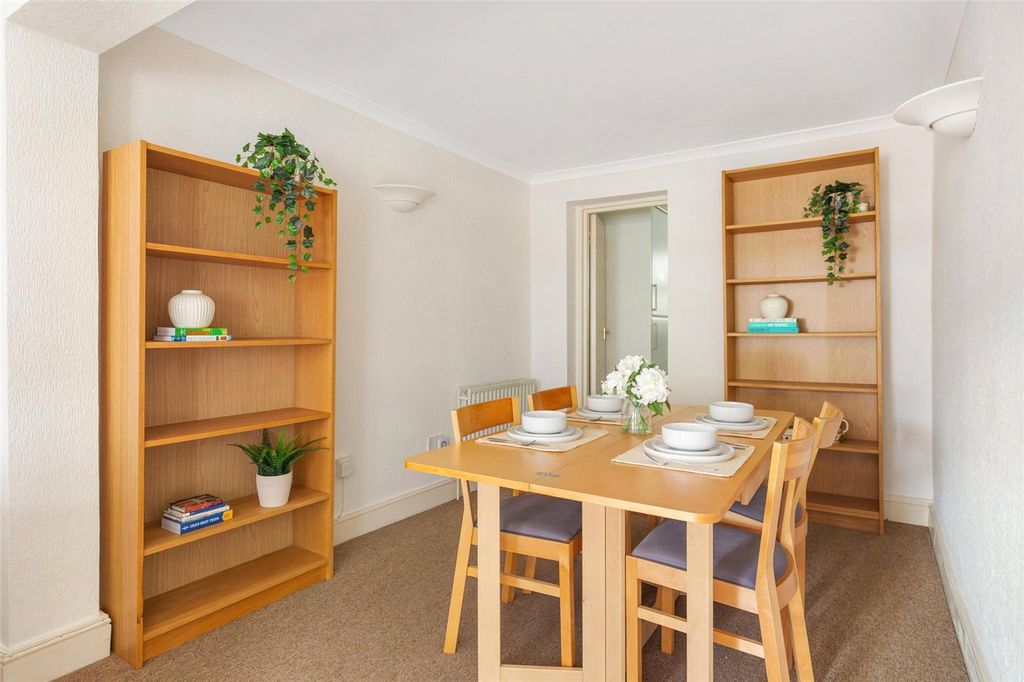 Property photo 2 of 17 Picture No. 15
