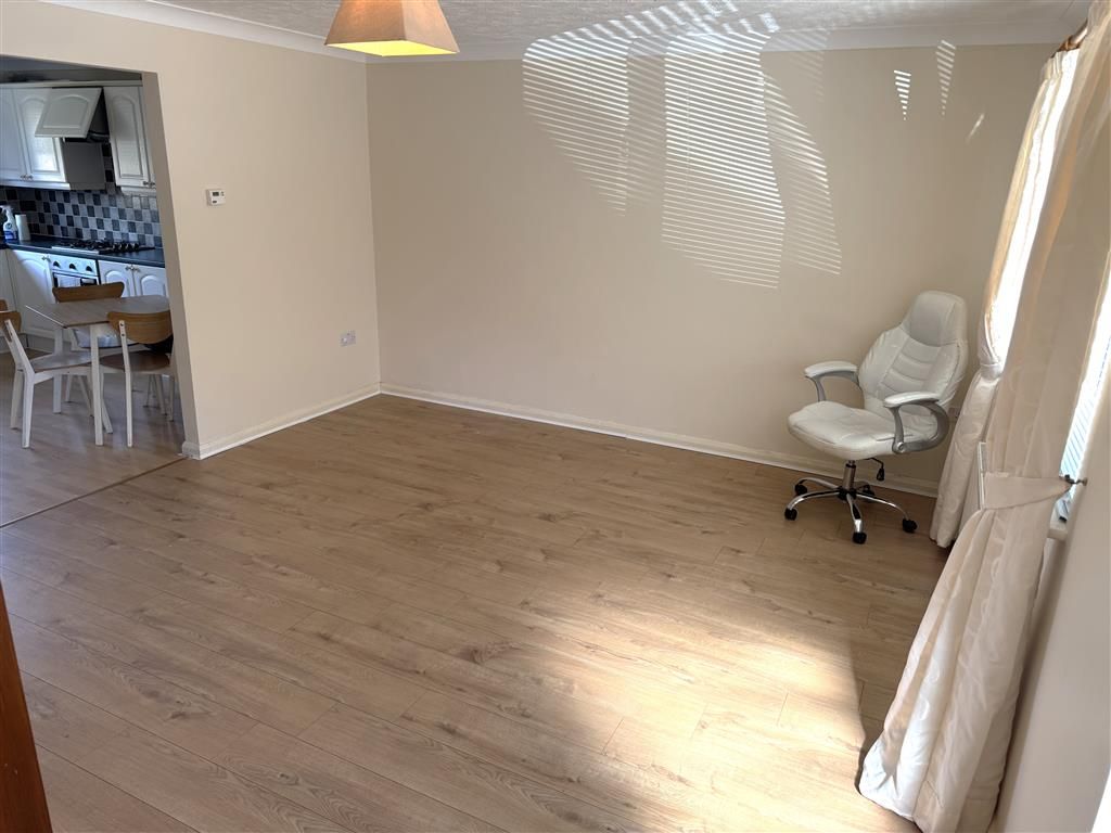 Property photo 3 of 9 Living Room